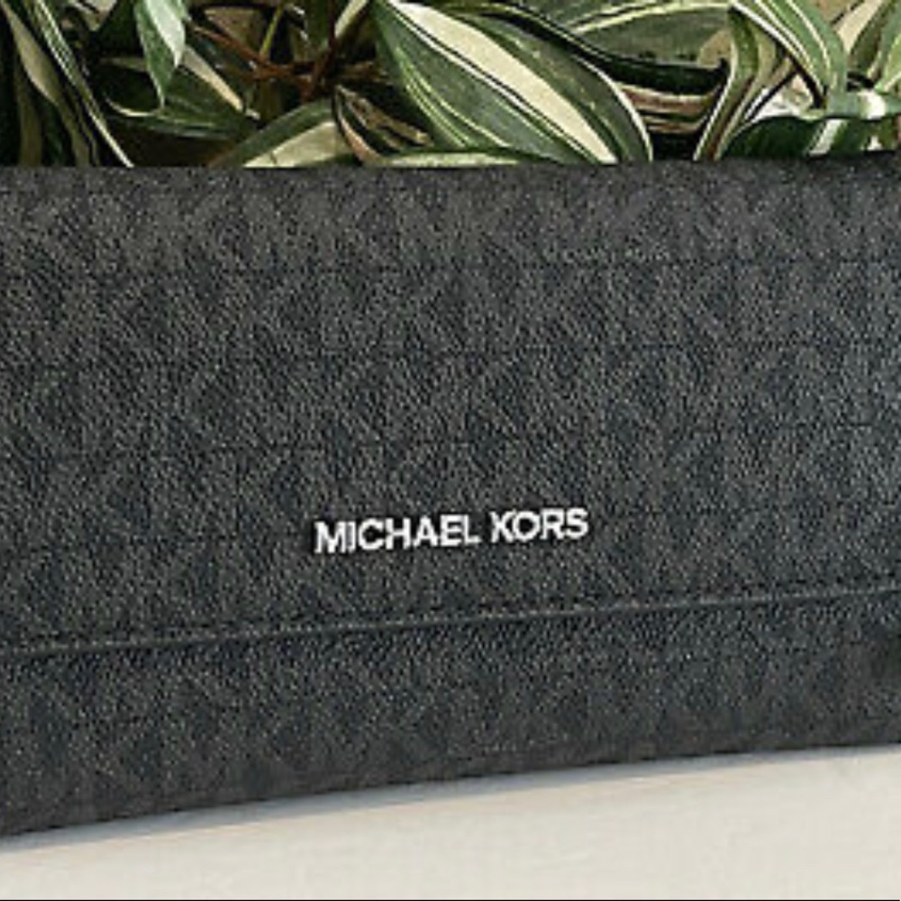 Michael Kors Jet Set Travel Large Trifold Wallet MK Black